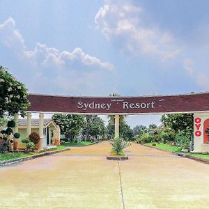 Oyo 926 Sydney Resort
